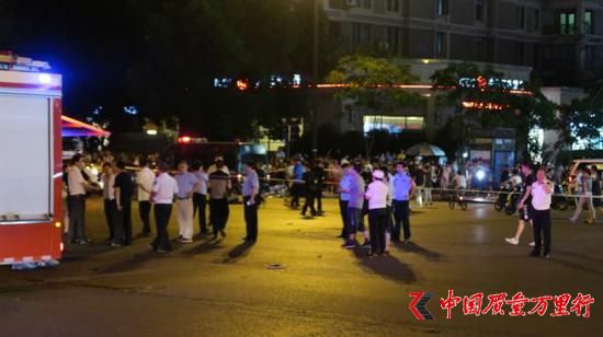  警方正在調查事故現場。澎湃新聞記者 楊亞東 圖