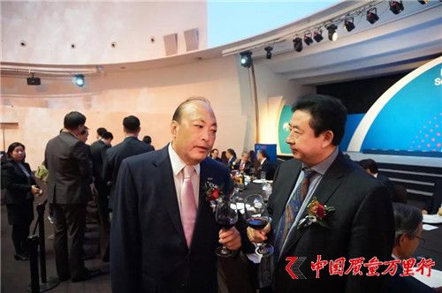 天獅董事長李金元抵達韓國參加博鰲亞洲論壇首爾會議