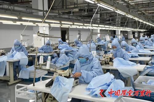 言必信 行必果 初心使命：讓紅豆西服生產線“秒改”防護服生產線